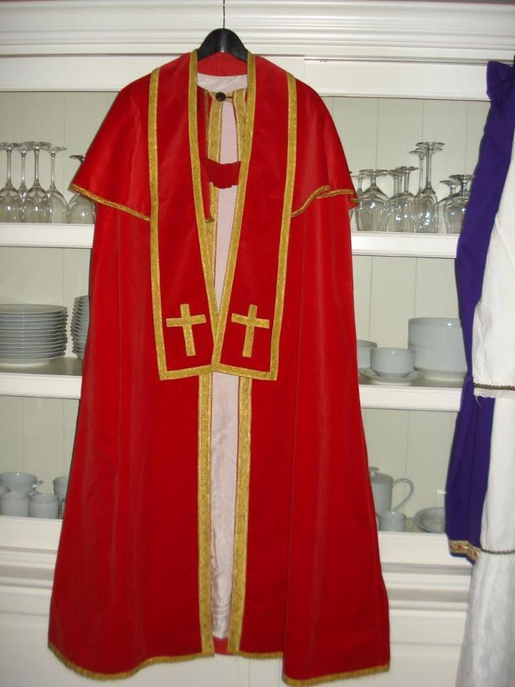 Sinterklaas kostuum + pieten pakken, Diversen, Sinterklaas, Zo goed als nieuw, Ophalen