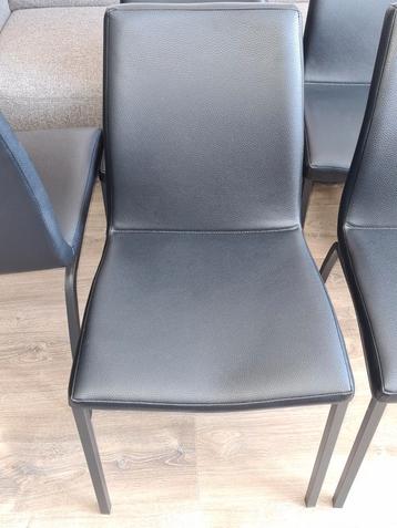 Eetkamerstoelen  beschikbaar voor biedingen