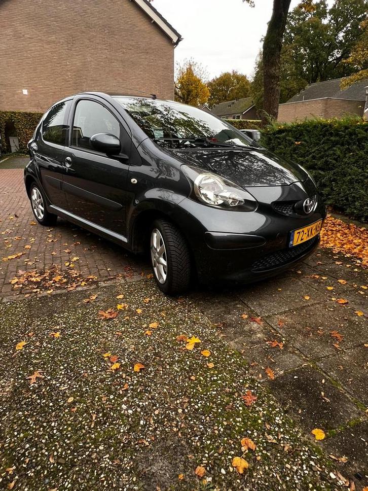 Toyota Aygo 1.0 12V Vvt-i 5DRS 2007 Grijs, Auto's, Toyota, Particulier, Aygo, Benzine, A, Hatchback, Handgeschakeld, Origineel Nederlands