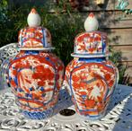 Twee Japanse Imari dekselvazen (25), Ophalen of Verzenden