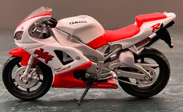 Yamaha R1 1.18 Maisto beschikbaar voor biedingen