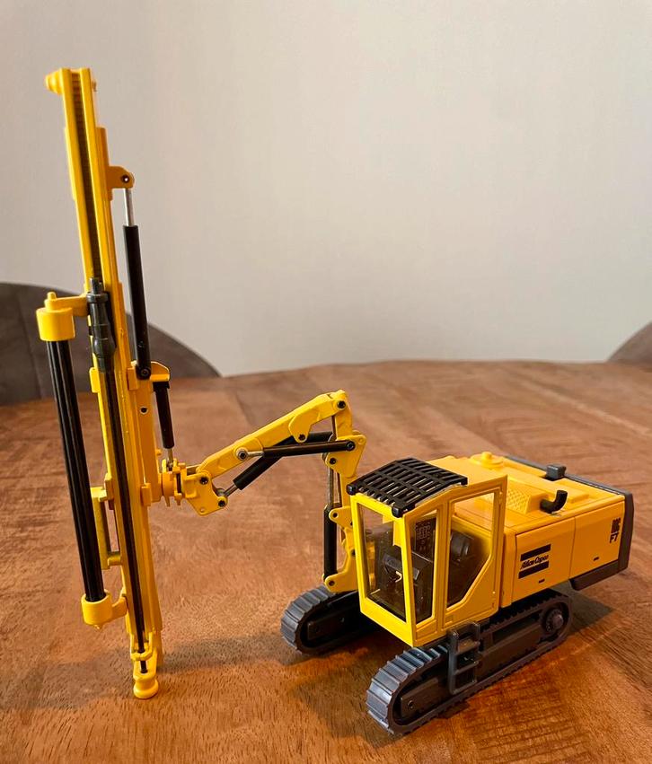 Joal Atlas Copco ROC F7 boorinstallatie, Hobby en Vrije tijd, Modelauto's | 1:50, Zo goed als nieuw, Bus of Vrachtwagen, Overige merken