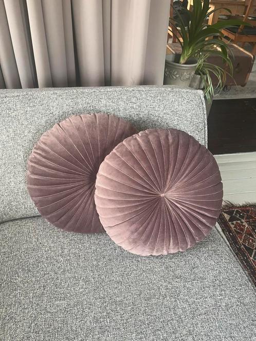 Set 2 fluwelen sierkussens mauve, Huis en Inrichting, Woonaccessoires | Kussens, Zo goed als nieuw, Roze, Rond, Ophalen of Verzenden