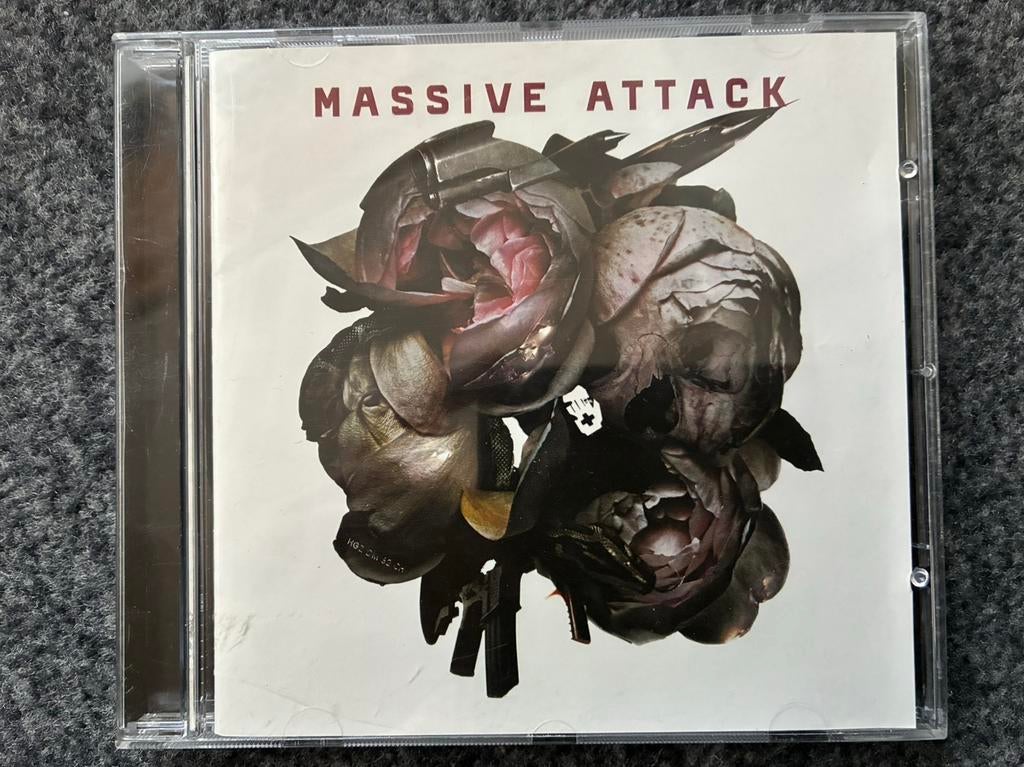 Massive Attack - Collected, Ophalen of Verzenden, 2000 tot heden, Zo goed als nieuw