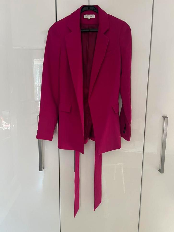 Prachtig mooi colbert / blazer van Naf Naf Paris size 34, Kleding | Dames, Jasjes, Kostuums en Pakken, Zo goed als nieuw, Maat 34 (XS) of kleiner