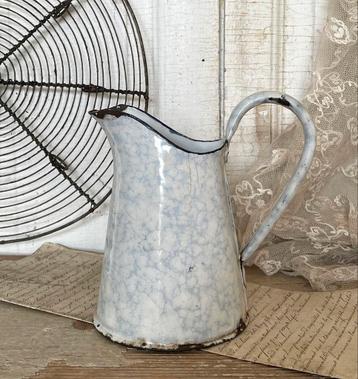 Emaille oud waterkannetje geaderd  beschikbaar voor biedingen