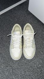 Nike Dunk Low Coconut Milk, Ophalen of Verzenden, Zo goed als nieuw, Wit, Sneakers of Gympen