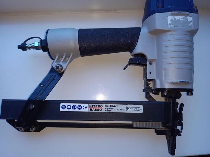 Kitpro Basso 90/40A-1 pneumatische tacker / nieter, Doe-het-zelf en Verbouw, Compressors, Gebruikt, Minder dan 25 liter, Minder dan 200 liter/min