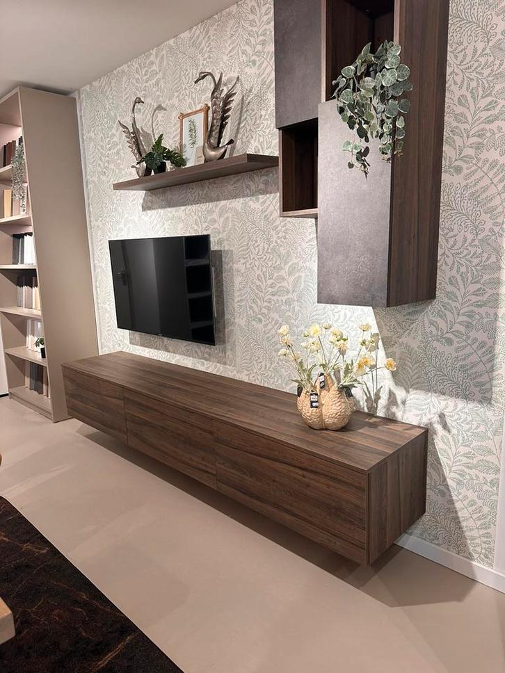Showroom TV kast | Allure, Huis en Inrichting, Complete inboedels, Ophalen