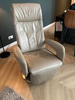 Kalfsleren relaxfauteuil taupe kleur., Ophalen, Gebruikt, Klassiek/modern, 50 tot 75 cm