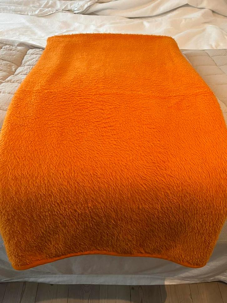 ORIGINEEL VINTAGE DEKEN ORANJE WOONDEKEN BEDDENGOED, Huis en Inrichting, Woonaccessoires | Plaids en Woondekens, Gebruikt, Ophalen of Verzenden