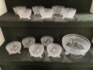 12 Delige puntgave jaren 30 glazen chips/nootjes/dip  set  beschikbaar voor biedingen