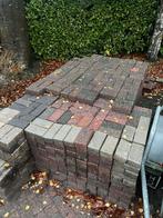 Gratis stenen, bakstenen op te halen, Tuin en Terras, Tegels en Klinkers, Ophalen, Zo goed als nieuw, Beton, Klinkers