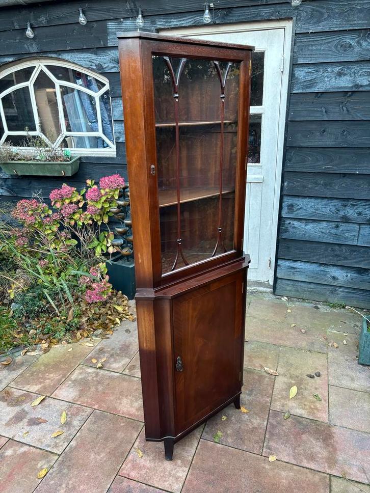 Antieke Hoek Kast - Strongbow Furniture, Huis en Inrichting, Kasten | Dressoirs, Gebruikt, Minder dan 50 cm, 25 tot 50 cm, Met deur(en)