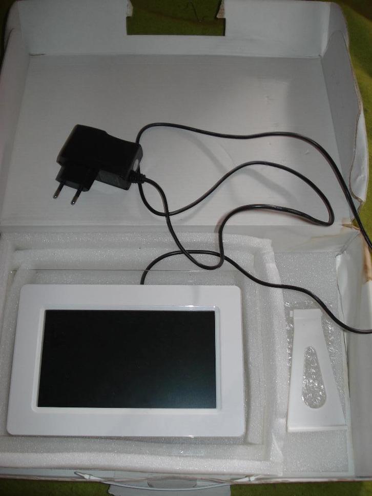 digitale fotolijst  Nieuw   40 jaar VBI Oss, Audio, Tv en Foto, Fotografie | Digitale fotolijsten, Nieuw, Ophalen of Verzenden