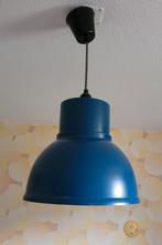 Mooie blauwe metalen hanglamp, Huis en Inrichting, Lampen | Hanglampen, Ophalen of Verzenden, Minder dan 50 cm