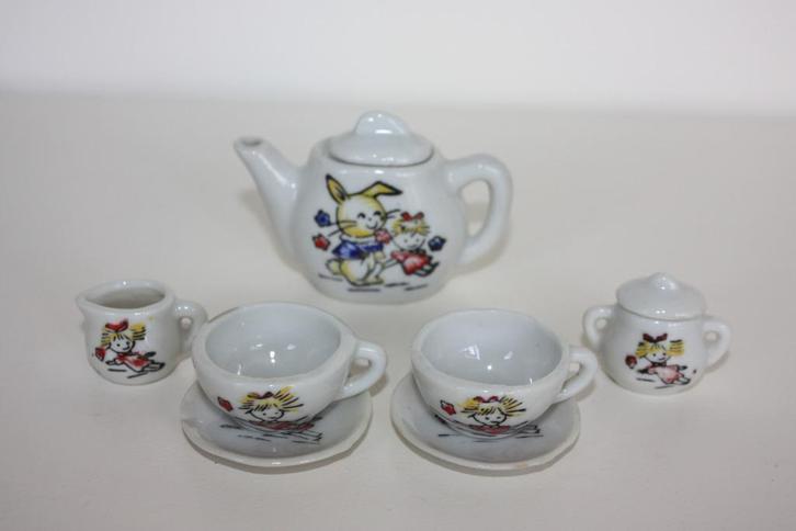 Poppenserviesje, made Forgein, Antiek en Kunst, Antiek | Speelgoed, Ophalen of Verzenden