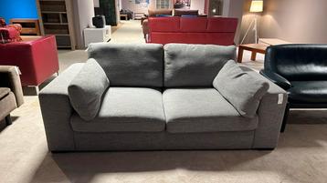 UrbanSofa 2,5 zitsbank beschikbaar voor biedingen