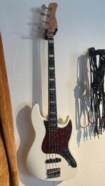 Marcus Miller V7 basgitaar, Muziek en Instrumenten, Snaarinstrumenten | Gitaren | Bas, Ophalen, Zo goed als nieuw, Elektrisch