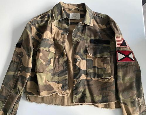 Bershka leger jas maat s maat 36 groen cropped jack jassen, Kleding | Dames, Jasjes, Kostuums en Pakken, Zo goed als nieuw, Jasje