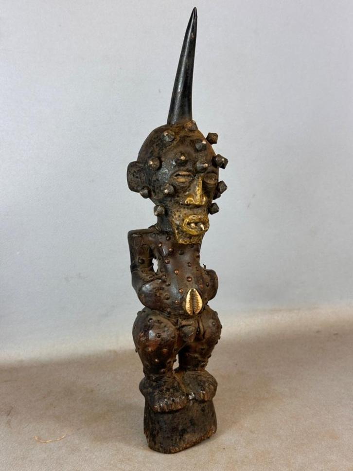 250914 Afrikaans Songye Fetisch beeldje uit Kongo, Antiek en Kunst, Kunst | Niet-Westerse kunst, Ophalen of Verzenden