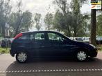 Ford Focus 1.6-16V Ambiente AIRCO!5DEURS!AUTOMAAT!APK2026!, 1596 cc, Gebruikt, Zwart, 4 cilinders