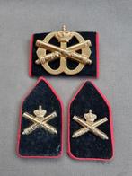 Setje korps Veldartillerie op fluweel (natosluiting), Ophalen of Verzenden, Landmacht, Nederland, Embleem of Badge