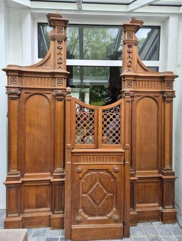 Antieke biechtstoel, neogotisch beschikbaar voor biedingen