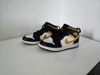 Nike air Jordan 1 Mid (White/Pollen-Black), Schoenen, Jongen of Meisje, Nike air jordan, Ophalen of Verzenden