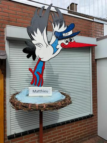 Geboorteborden / Ooievaar baby Express op echt nest van takk beschikbaar voor biedingen