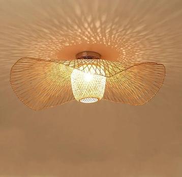 Plafondlamp van bamboe / rattan ( new) beschikbaar voor biedingen