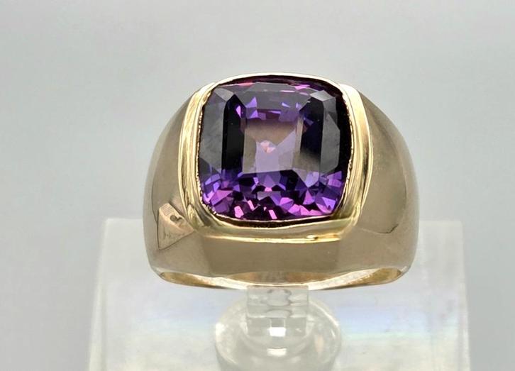 Gouden Vintage ring edelsteen amethist. (Pinkring).2025/682, Sieraden, Tassen en Uiterlijk, Antieke sieraden, Ring, Goud, Met edelsteen