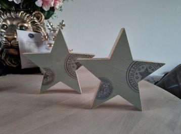 2 houten kerststerren decoratie beschikbaar voor biedingen