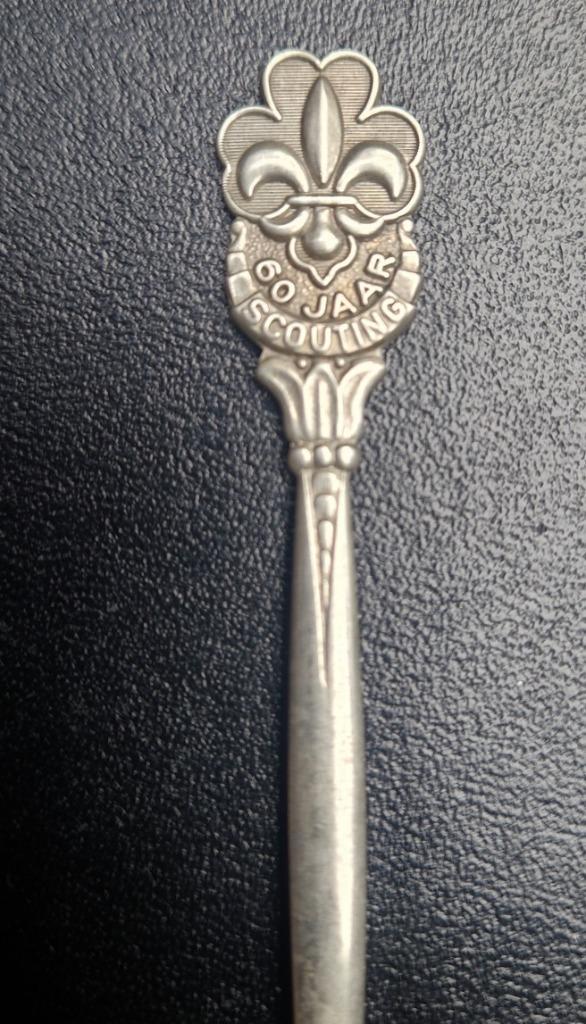 Vintage verzilverd Padvinderij lepeltje 60 jaar scouting, Verzamelen, Scouting, Gebruikt, Overige typen, Ophalen of Verzenden