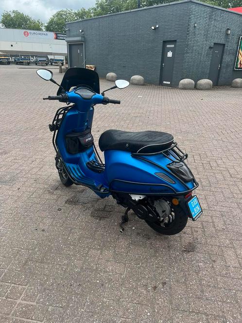 Vespa Sprint 50CC 4T 3V 1800KM!!, Fietsen en Brommers, Brommers | Vespa, Zo goed als nieuw, Overige modellen, Maximaal 25 km/u