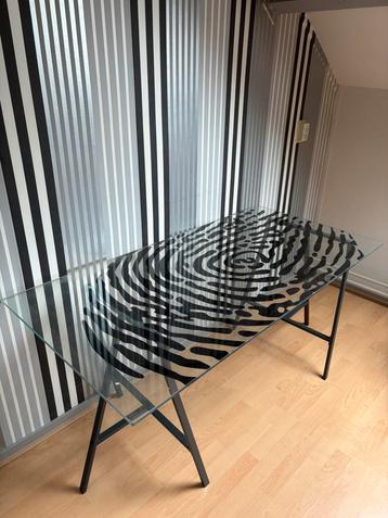 IKEA glazen bureau/tafel beschikbaar voor biedingen