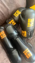 2 sets bokshandschoenen en beenbeschermers, Sport en Fitness, Vechtsporten en Zelfverdediging, Gebruikt, Overige, Maat XS of kleiner