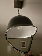 Bijzondere hanglamp origineel nederlandsche legerhelm, Leger, Ophalen of Verzenden, Zo goed als nieuw, Metaal