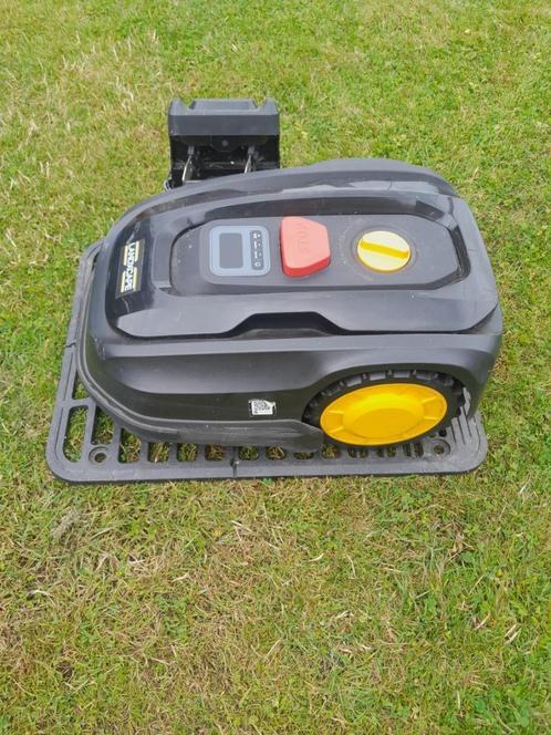 Robotmaaier, maairobot,  LandXcape LX796 met garage., Tuin en Terras, Robotmaaiers, Gebruikt, Minder dan 20 cm, Ophalen