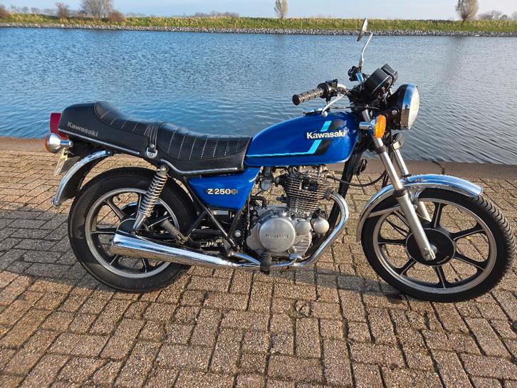 Kawasaki Z250C oldtimer, Motoren, Motoren | Kawasaki, Bedrijf, Naked bike, 12 t/m 35 kW, 1 cilinder, Minimaal motorrijbewijs A2