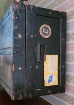Oude antieke houten kist of reiskoffer, Huis en Inrichting, Woonaccessoires | Kisten, Gebruikt, Ophalen of Verzenden