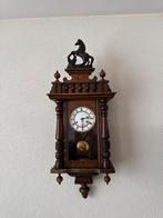 Antieke Paardjesklok, Ophalen