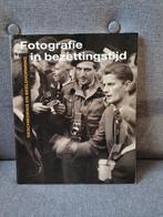 Fotografie in bezettingstijd - Geschiedenis en Beeldvorming, Ophalen of Verzenden, 20e eeuw of later, Zo goed als nieuw