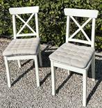 IKEA Ingolf 2 stoelen wit inclusief beige kussentje, Huis en Inrichting, Stoelen, Ophalen, Zo goed als nieuw, Wit, Twee