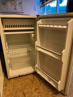 Gratis tafelmodel koelkast - Ideaal voor feestjes, Witgoed en Apparatuur, Koelkasten en IJskasten, Ophalen, Gebruikt, Minder dan 85 cm