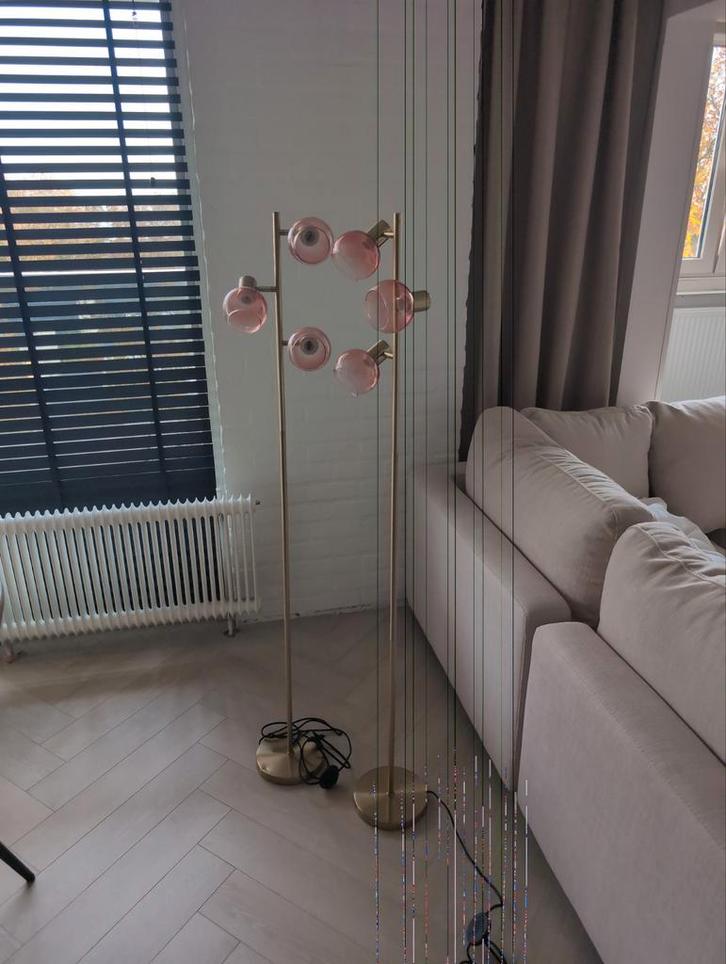 Gouden vloerlampen met roze glazen bollen (set), Huis en Inrichting, Lampen | Vloerlampen, Ophalen of Verzenden