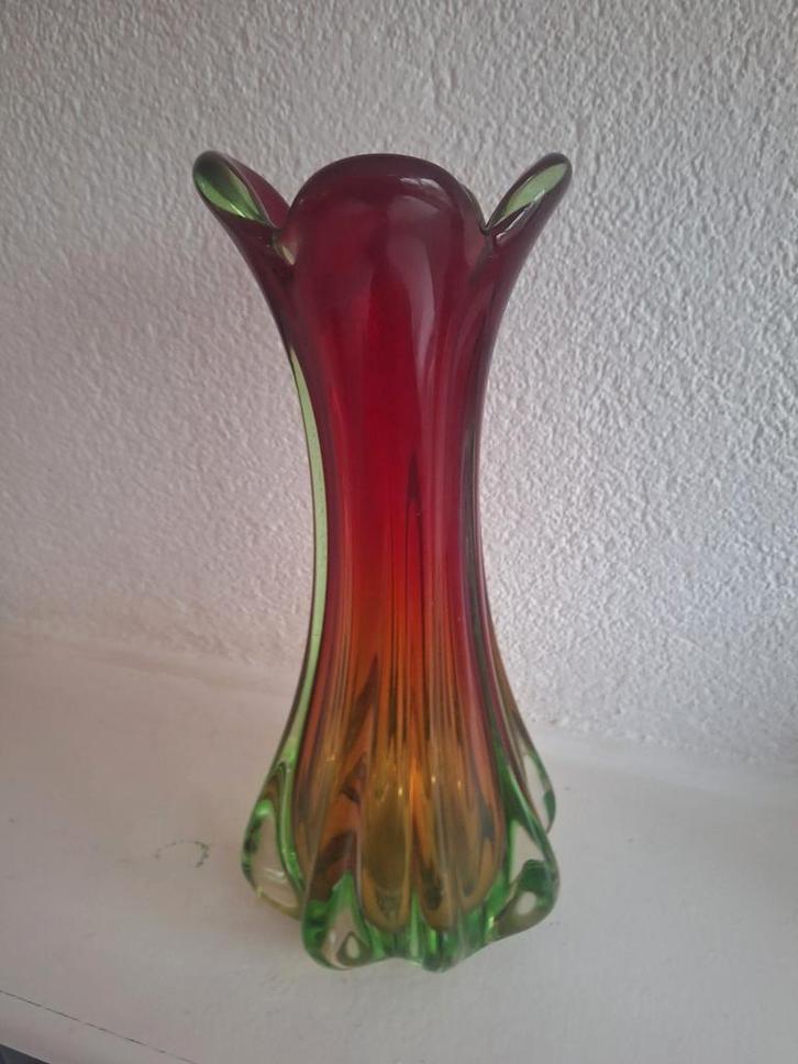 Murano Sommerso vaas rood amber groen handgeblazen Italiaa, Antiek en Kunst, Antiek | Vazen, Ophalen of Verzenden