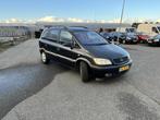 Opel Zafira 1.6-16V Comfort, Auto's, Gebruikt, 4 cilinders, 7 stoelen, Zwart