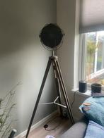 Industriële Staande Lamp met Houten Tripod, Huis en Inrichting, Lampen | Vloerlampen, Ophalen of Verzenden, Zo goed als nieuw