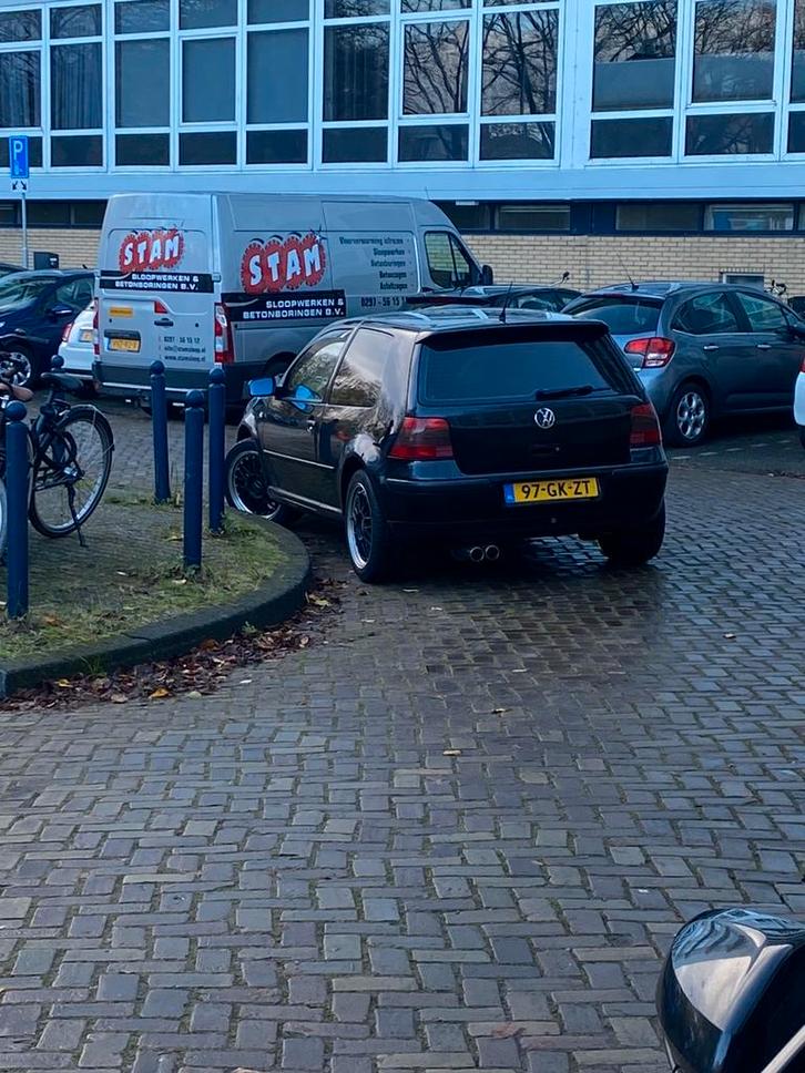 DIKKE VW GOLF 4 GTI LOOK, OLDTIMERVERZ €7👌, Auto's, Volkswagen, Particulier, Golf, Benzine, Hatchback, Handgeschakeld, Origineel Nederlands